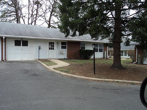 2nd image of 489A Thornbury Ct #100A