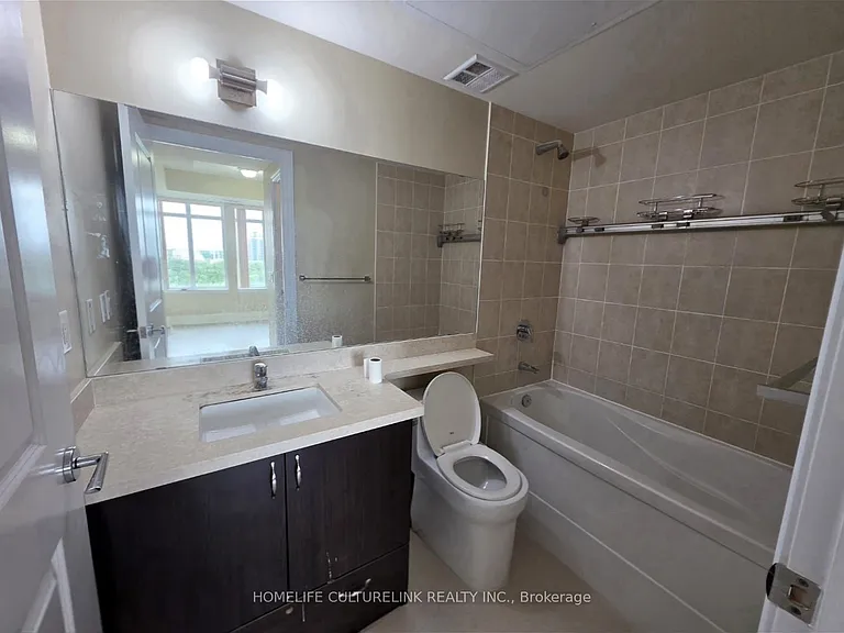 131 Upper Duke Cres #804 — Photo 20