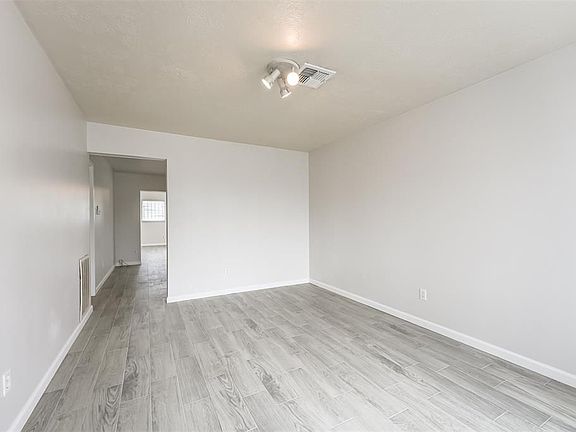 5th image of 15222 Wickbriar Dr