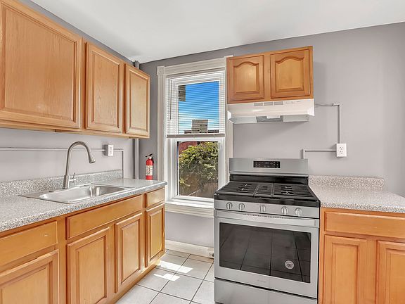 4th image of 41 Pearl St Floor 2