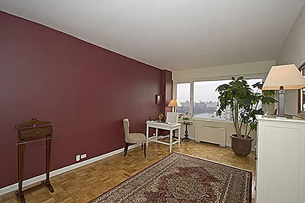 Sold by Adriana Arciello, LREB | media 7