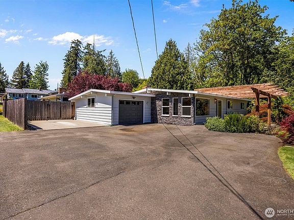 2nd image of 8989 NE Nevada Street