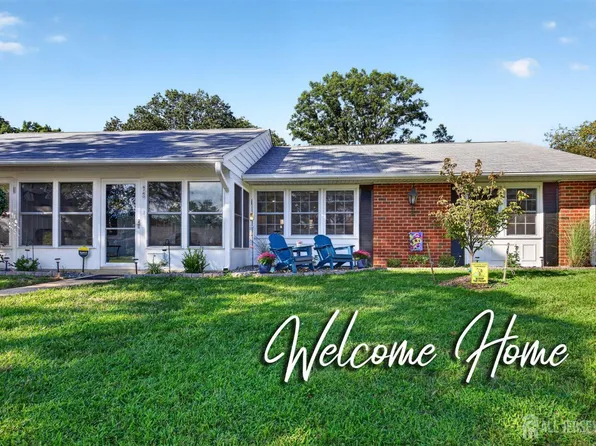 976 Aberdeen Dr, Lakewood, NJ 08701