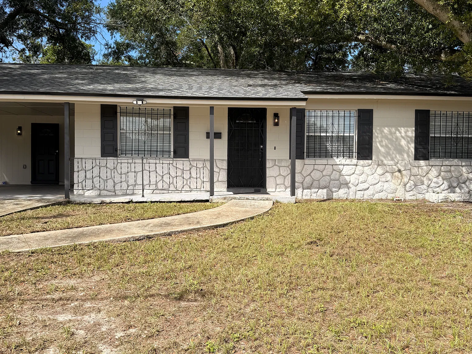 3 bed, 1064 sqft, $2,295 — Photo 2