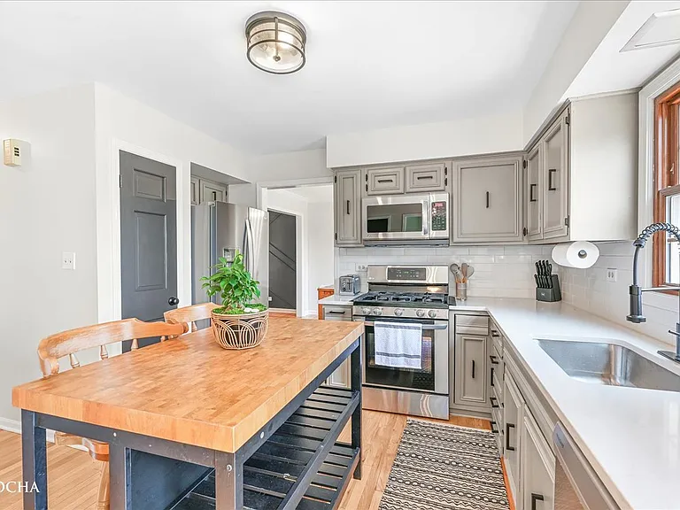 1012 Bainbridge Dr — Photo 11