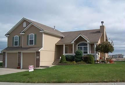 1st image of 501 SW Graystone Dr