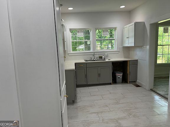 2nd image of 3838 Collier Dr NW