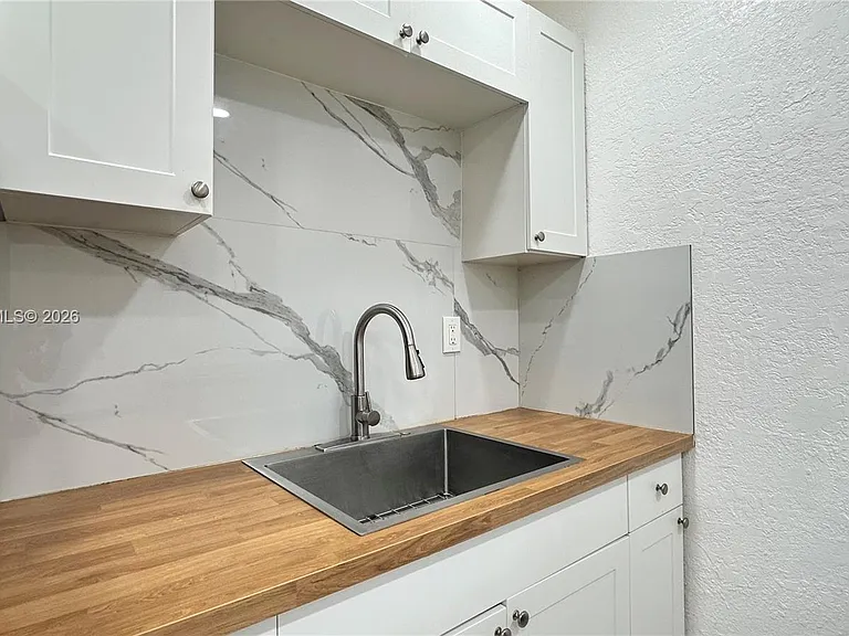 2220 Charleston St #2 — Photo 8