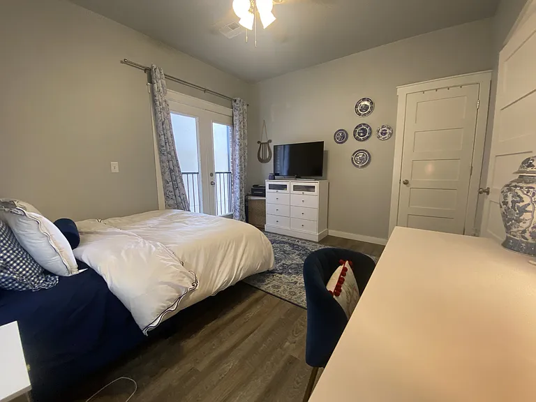 207 W Apache St — Photo 6
