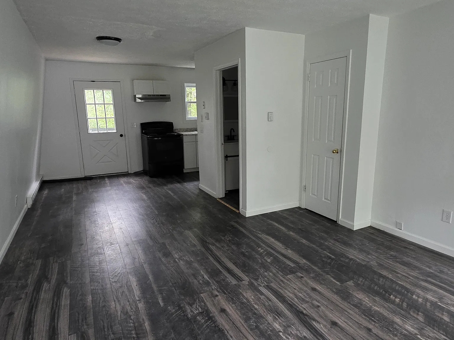 3 bed, 1560 sqft, $1,800 — Photo 3