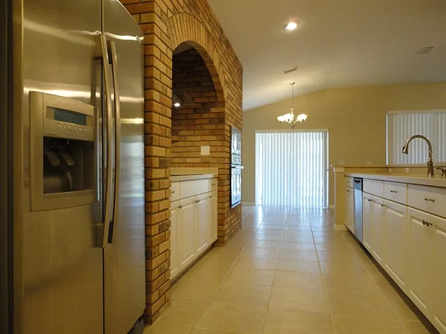 3 bed, 2.0 bath, 1874 sqft, $2,485 — Photo 3