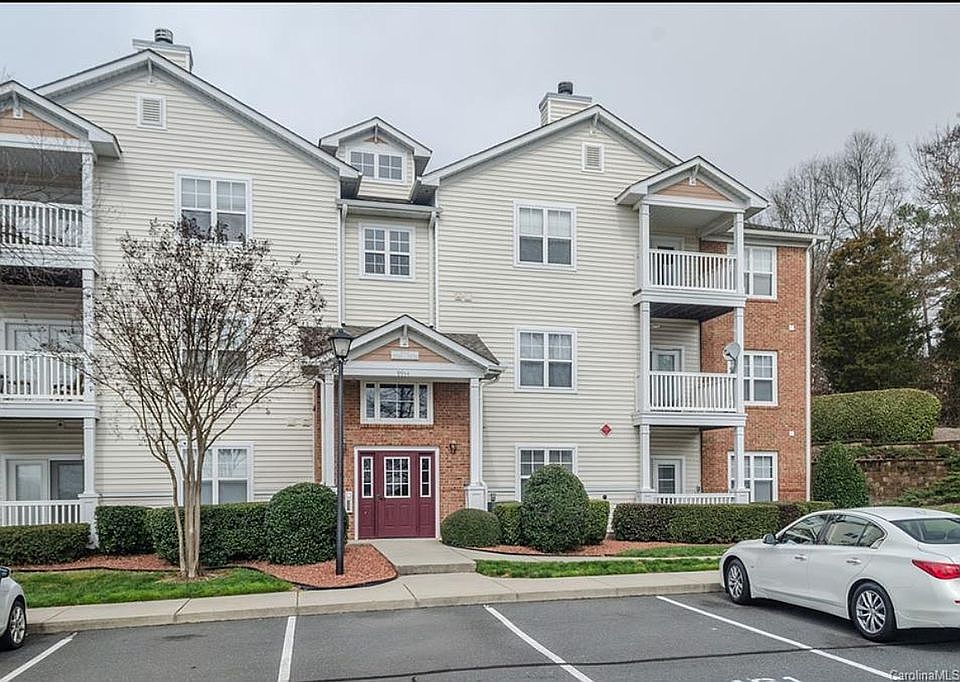 1st image of 9974 Hyde Glen Ct