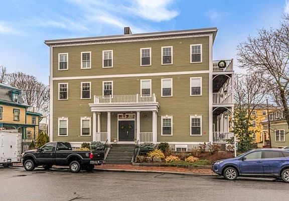 2nd image of 98 Washington Sq Unit 4