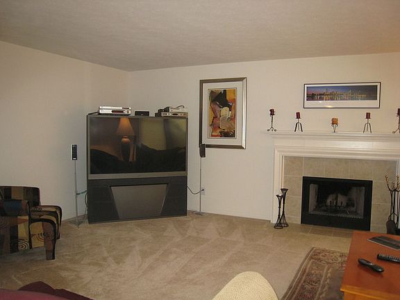 2nd image of 16330 Oldenburg Cir