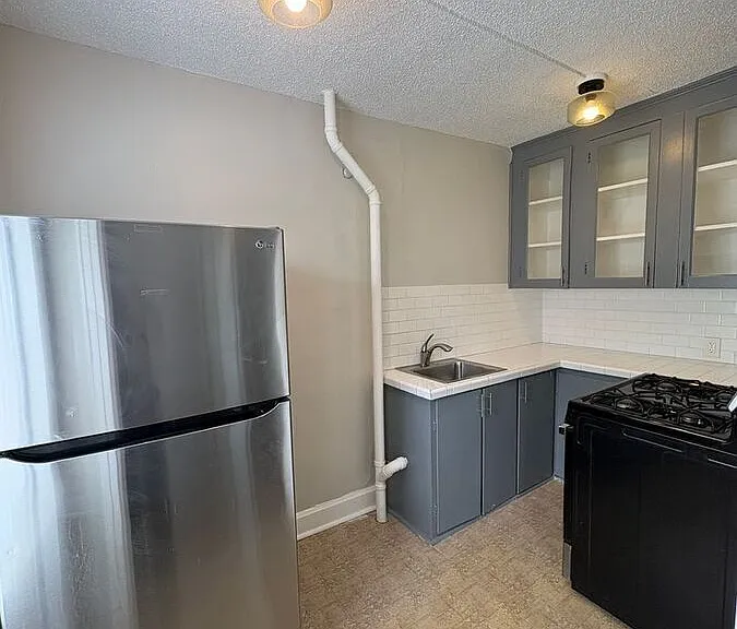 1607 W 37th St #5 — Photo 4