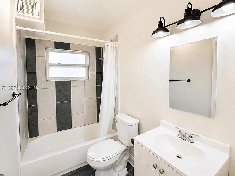 5623 NW 4th Ave #5623 — Photo 8