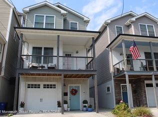 26 Valley St, Highlands, NJ 07732