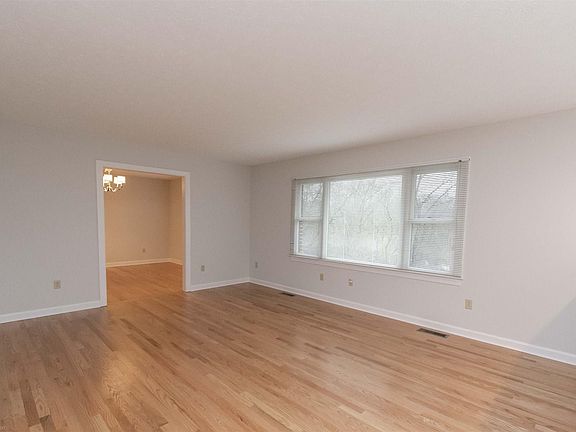 4th image of 414 Franklin Dr