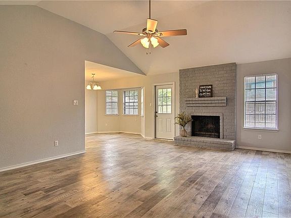 5th image of 3021 Twin Creek Dr