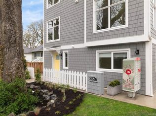 2536 Shelbourne St #8, Victoria, BC V8R4M4