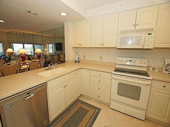 3rd image of 21 Ocean Ln APT 460