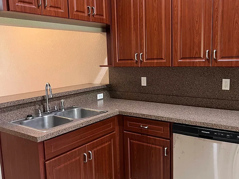 1247 Berkley Rd — Photo 2