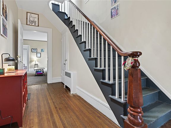 5th image of 161 Main St