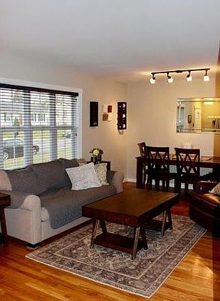 4th image of 11101 Pine Forest Dr