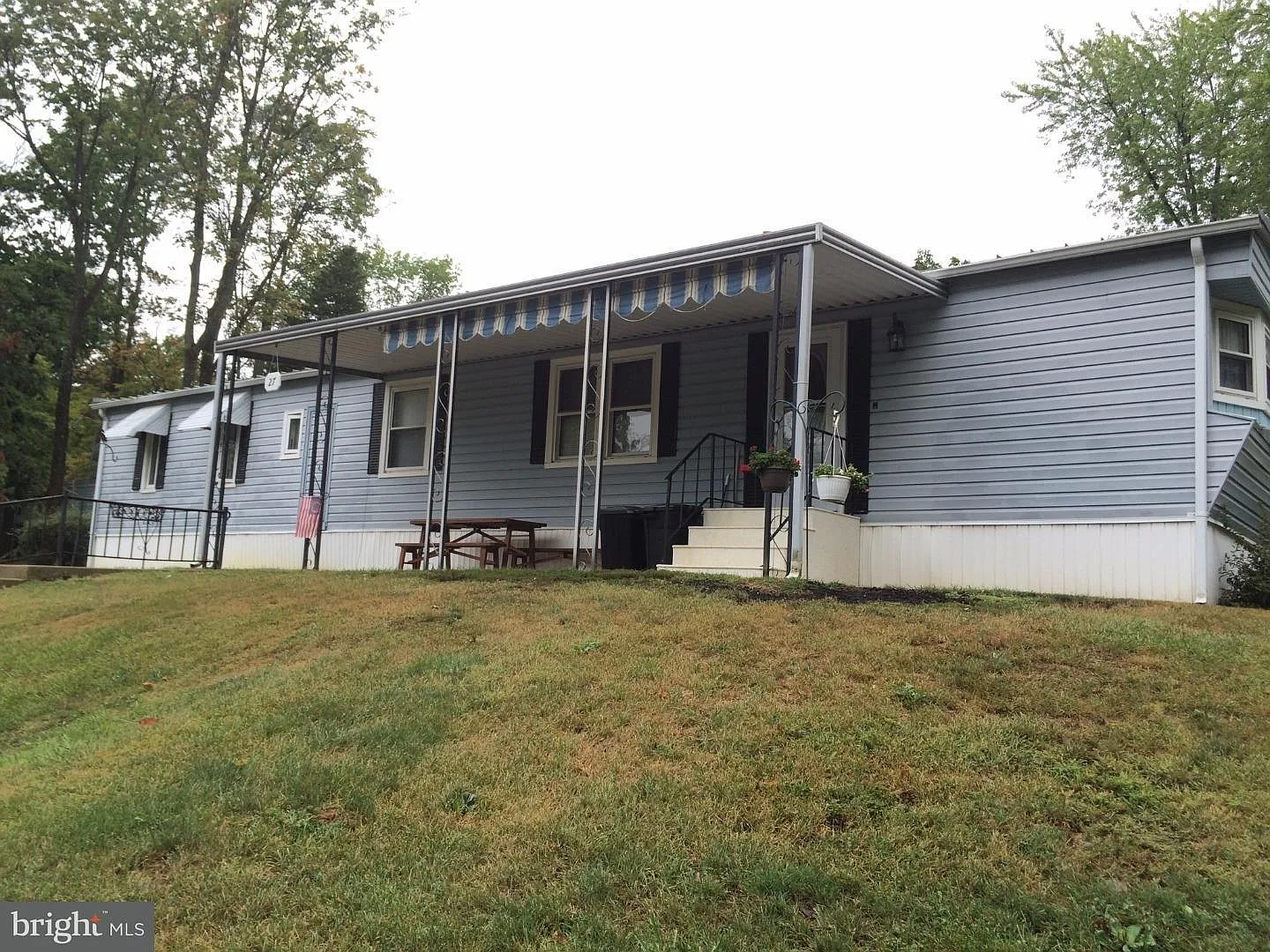 27 Golfview Dr photo 1