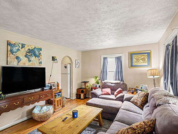 5th image of 1648 Cass St