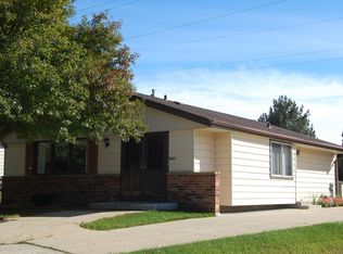8801 W Allerton Ave, Greenfield, WI 53228