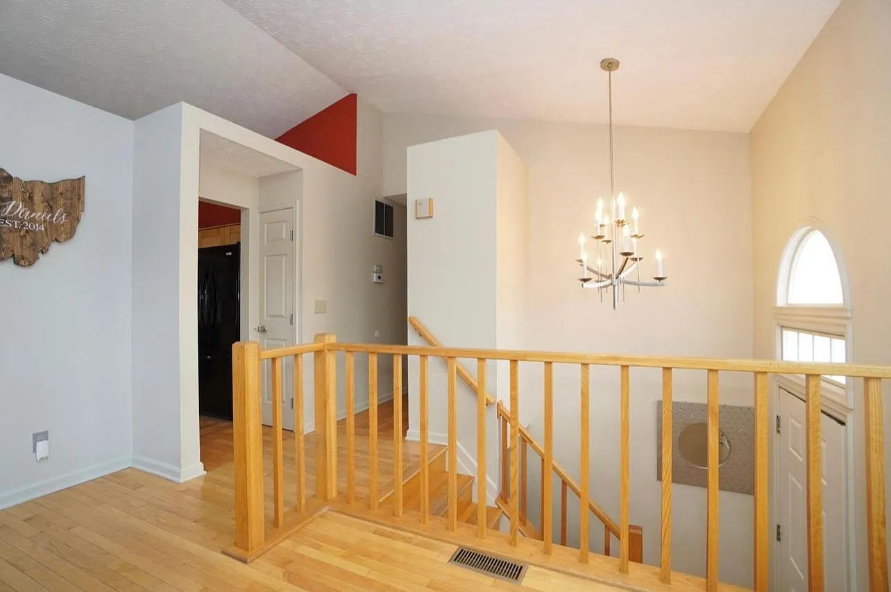 8066 Winters Ln — Photo 3