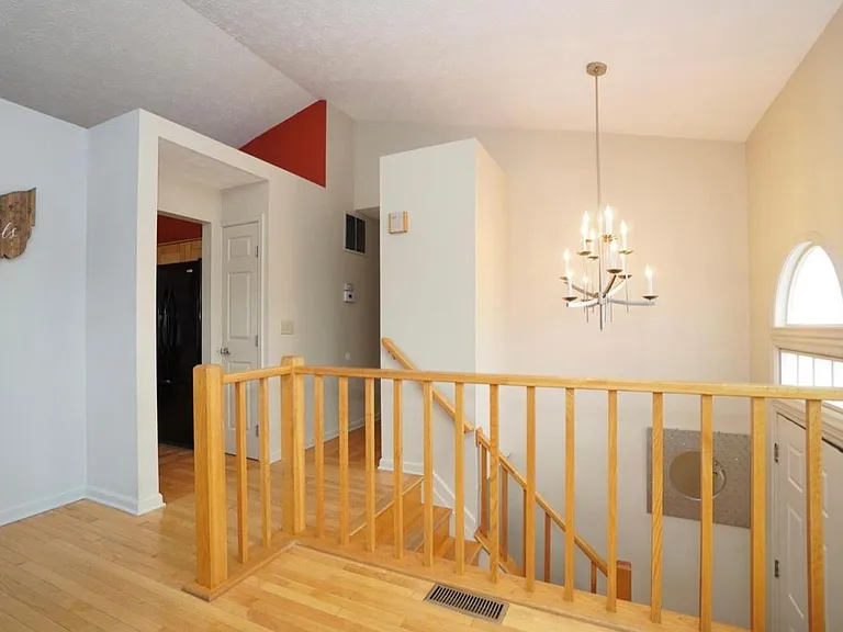 8066 Winters Ln — Photo 3