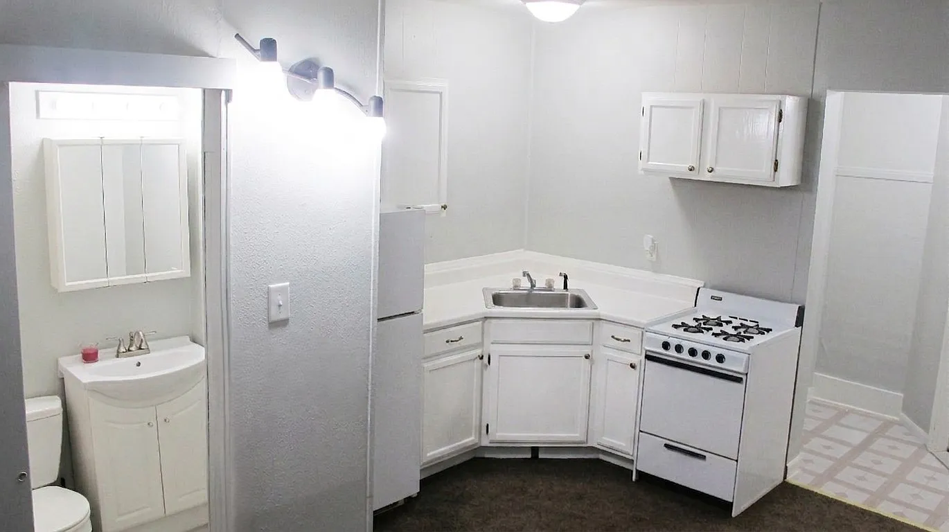 1 bed, 500 sqft, $699 — Photo 2