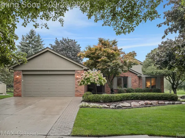 25511 Buckminster Dr, Novi, MI 48375