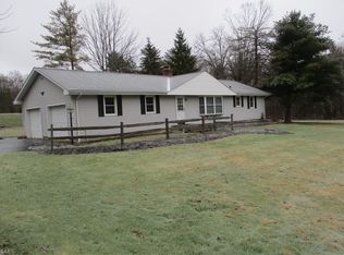 8924 Carnes Rd, Chagrin Falls, OH 44023