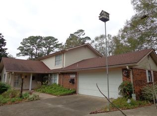 3831 Baywood Dr, Moss Point, MS 39563