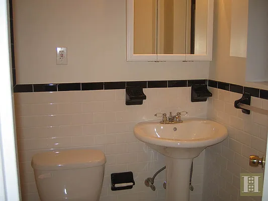 Rented by Halstead Real Estate | media 15