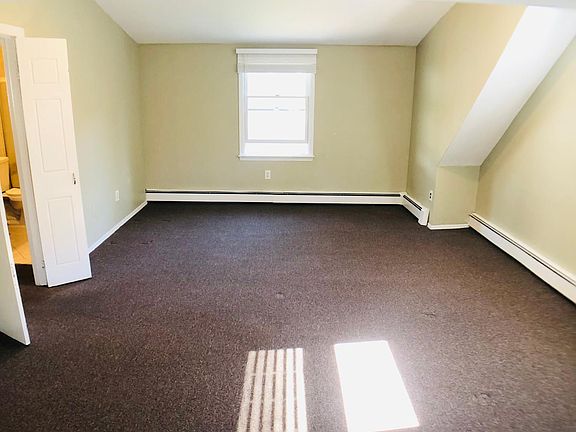 5th image of 38 Acorn Dr