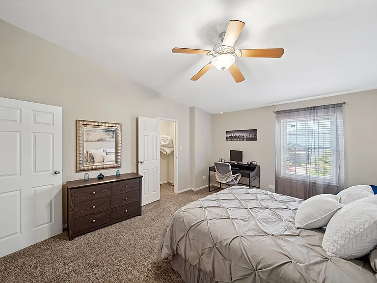 Waterford Place Apartments — Photo 19