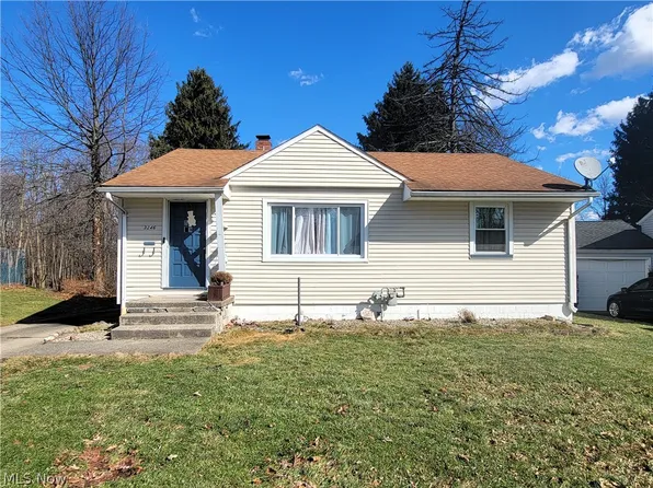 3246 Quentin Dr, Youngstown, OH 44511