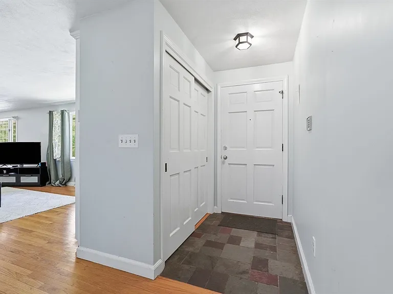 173 Mill Ln — Photo 4