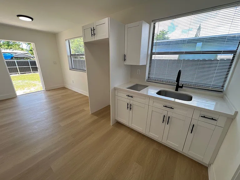 1350 NE 162nd St #2 — Photo 3