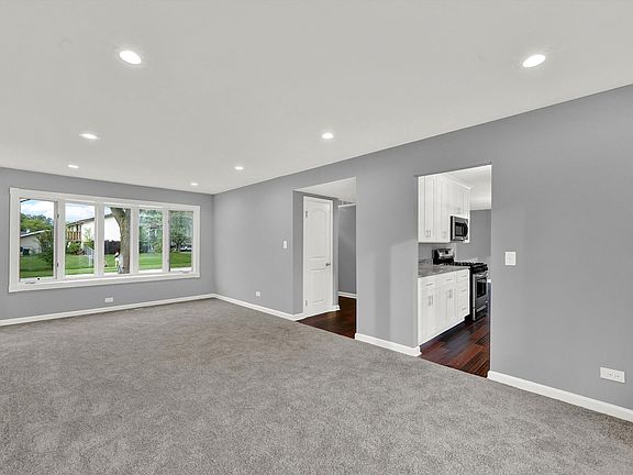 4th image of 1700 Fremont Ct
