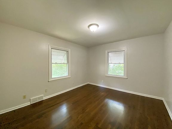 5th image of 6601 Oxford Ave
