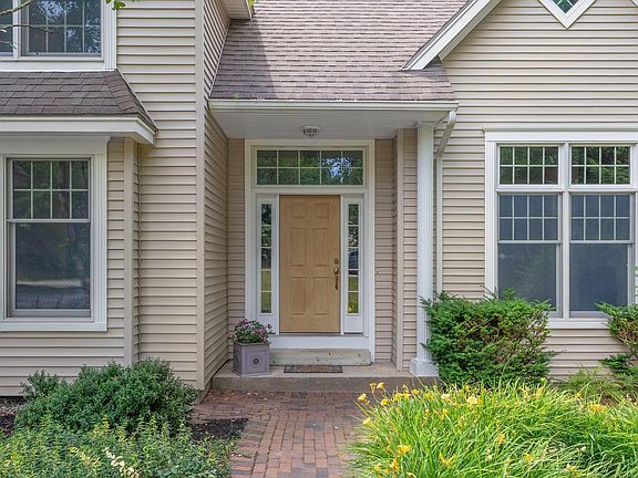 4th image of 58 Underhill Drive