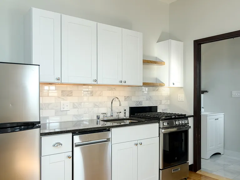 1770 Hennepin — Photo 8