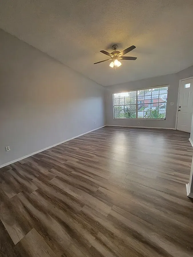 2 bed, 2.0 bath, 1111 sqft, $1,800 — Photo 2