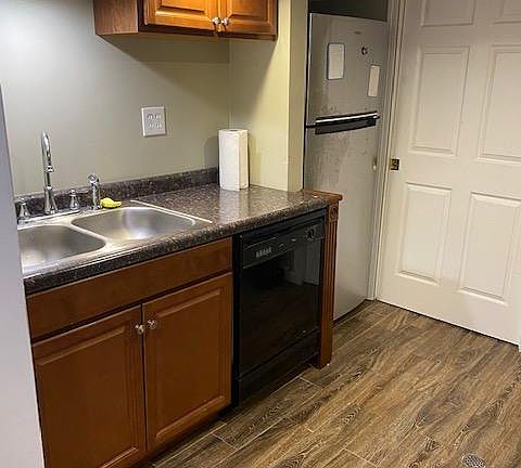 4th image of 3550 Kroger Ave #2