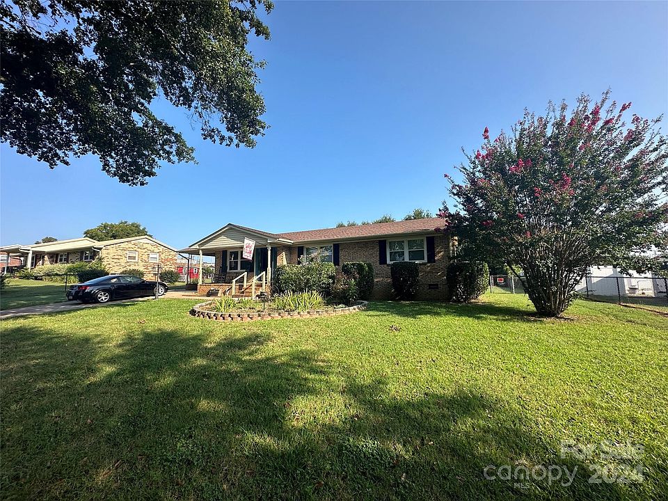 1st image of 705 Windwood Dr
